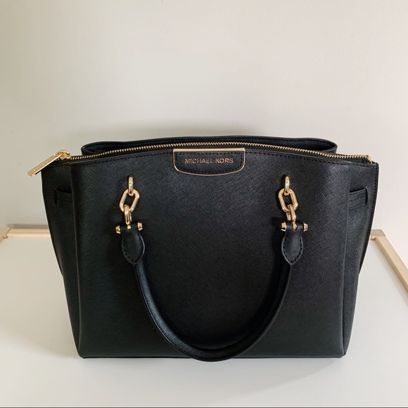 Michael Kors Handbags - Black Michael Kors handbag